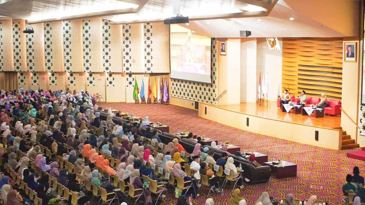 Tabligh Akbar WAZIN dan LDK KAHFI YARSI Jadi Ajang Reuni "Ketika Cinta Bertasbih"